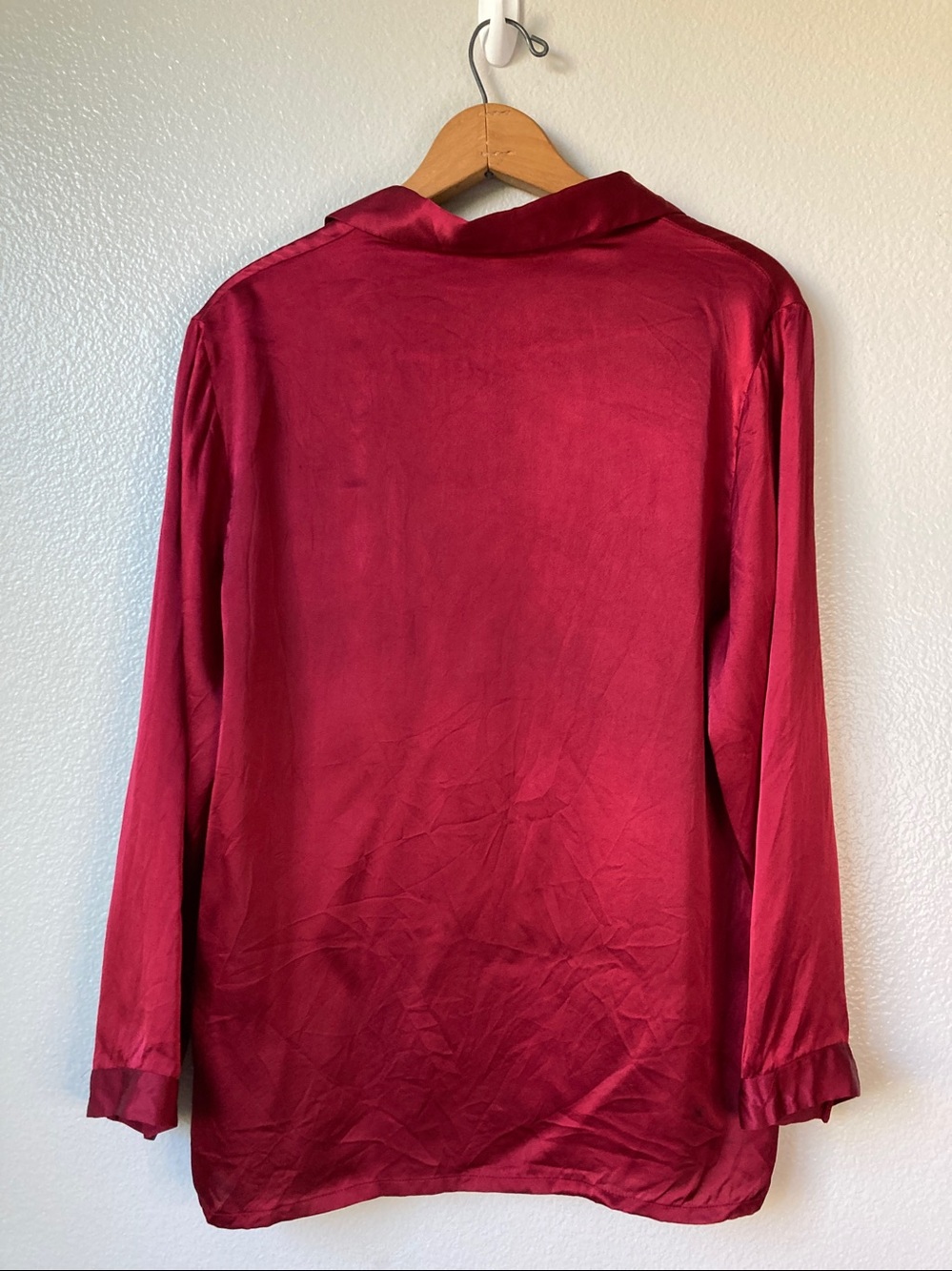 Lilysilk 22 Momme Mulberry Silk Pajama top Button Front Claret sz S *READ* - Picture 4 of 11